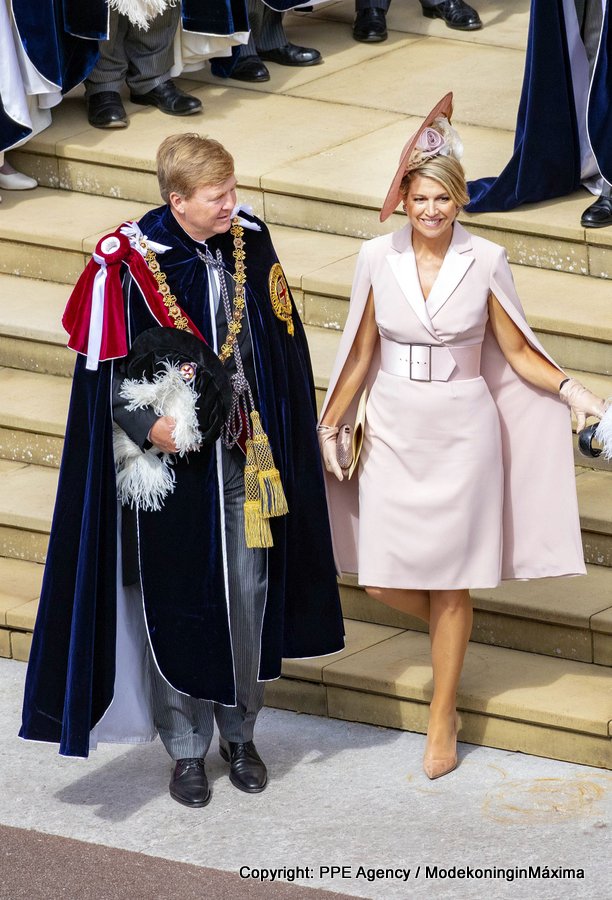 Koning Willem-Alexander geinstalleerd als Stranger Knight in de ...