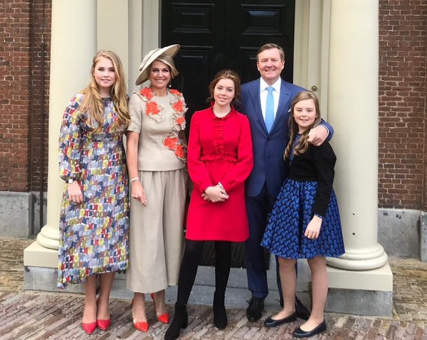 laat staan Megalopolis Ga op pad Koningsdag 2019: Kleding koninklijk gezin - Modekoningin Máxima