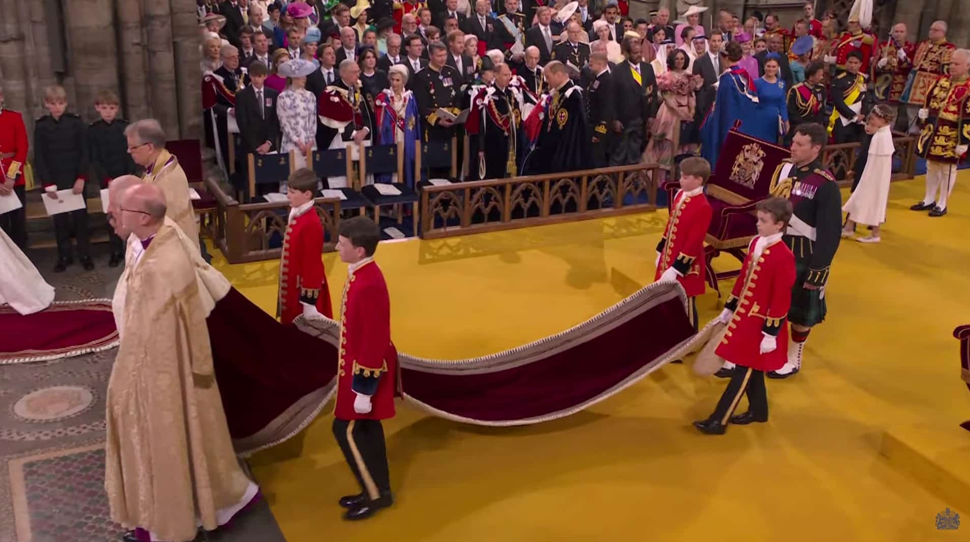 Dette er hva utenlandske kongelige har på seg under kong Charles&raquo; kroning