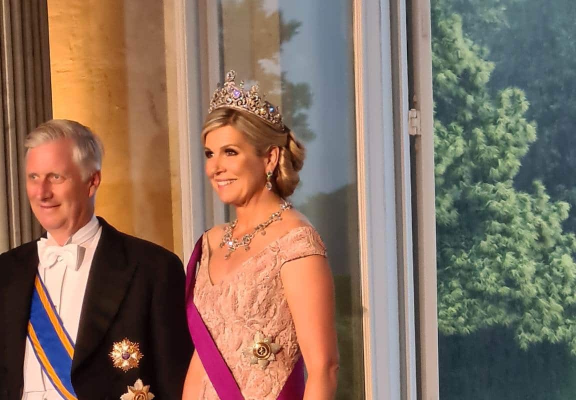 Máxima draagt nieuwe jurk Taminiau bij staatsbanket