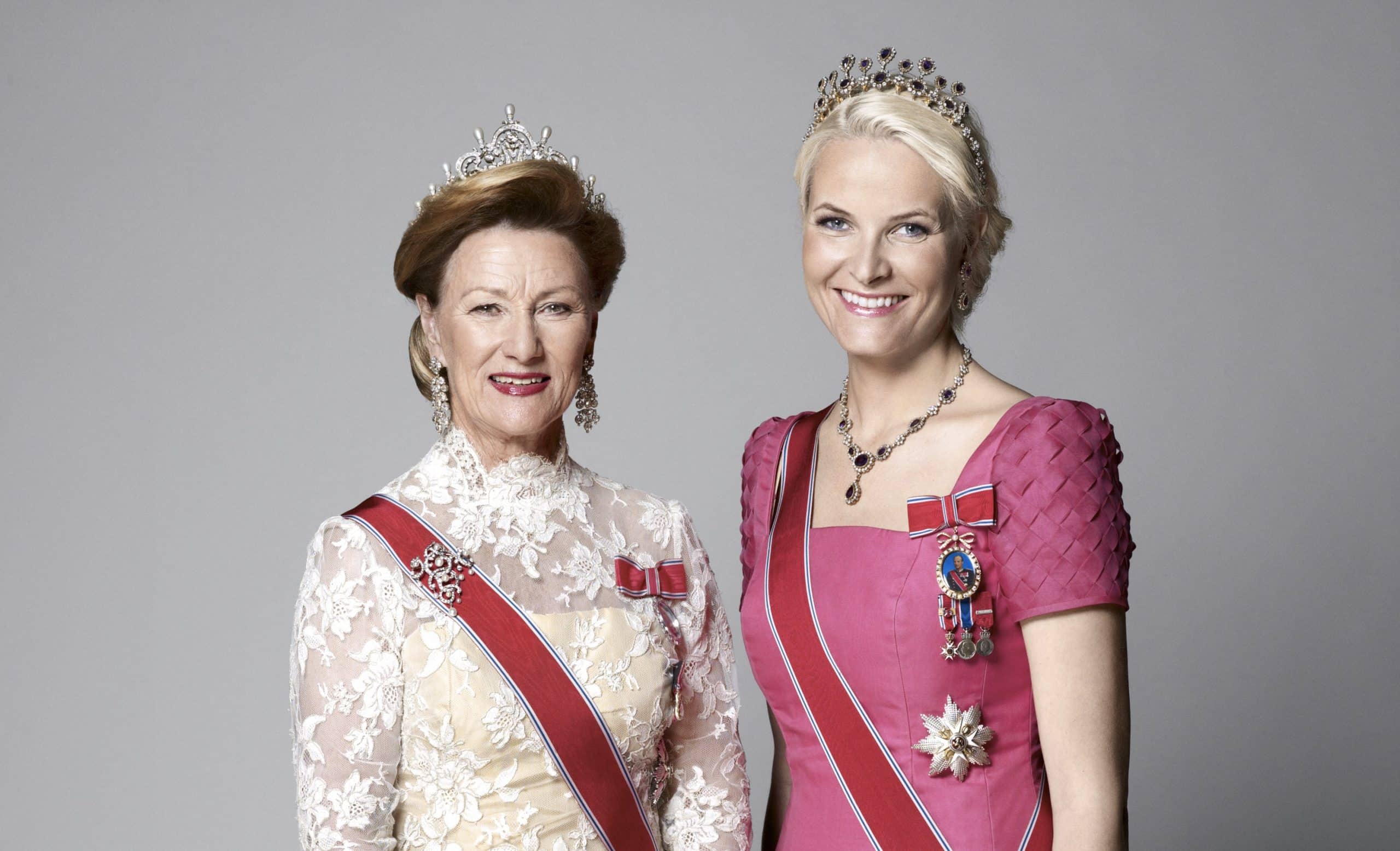 Avondjurken van 30 jaar oud? Koningin Sonja is er voor te porren