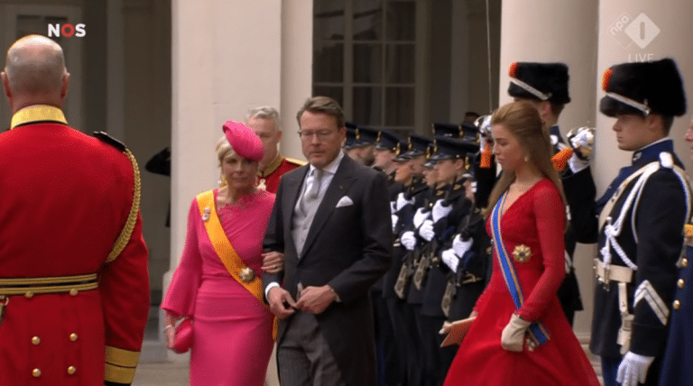Prinsjesdag 2024: dit dragen Máxima, Amalia en Alexia - Modekoningin Máxima