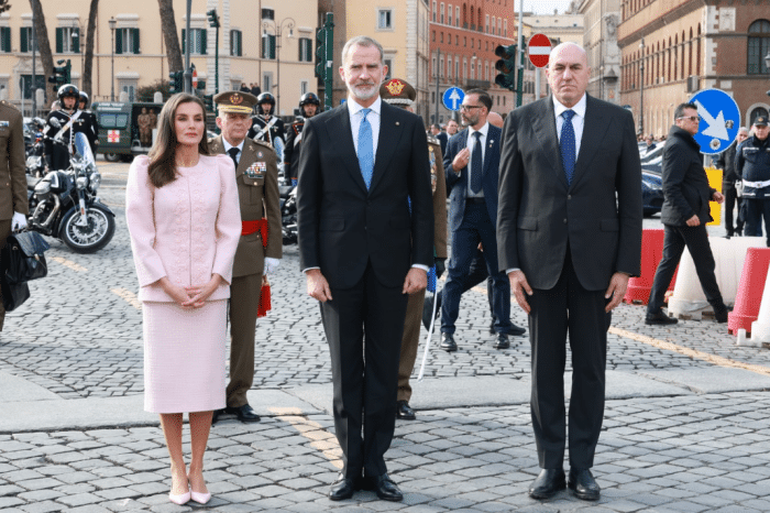 Letizia lichtroze midirok