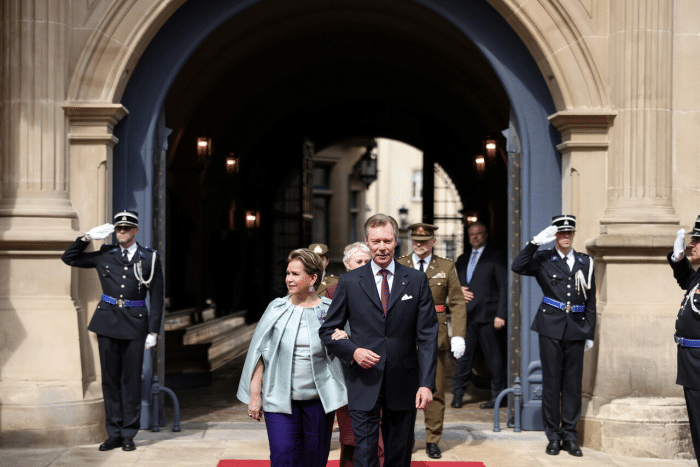 Maria Teresa zilvergrijs jasje