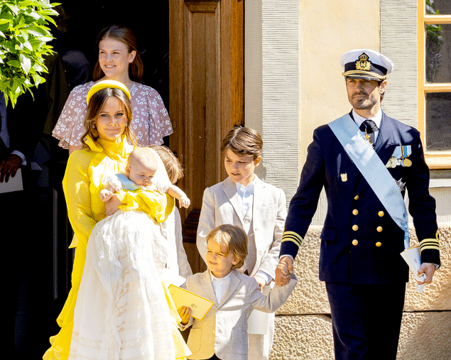 Prinses Ines gedoopt