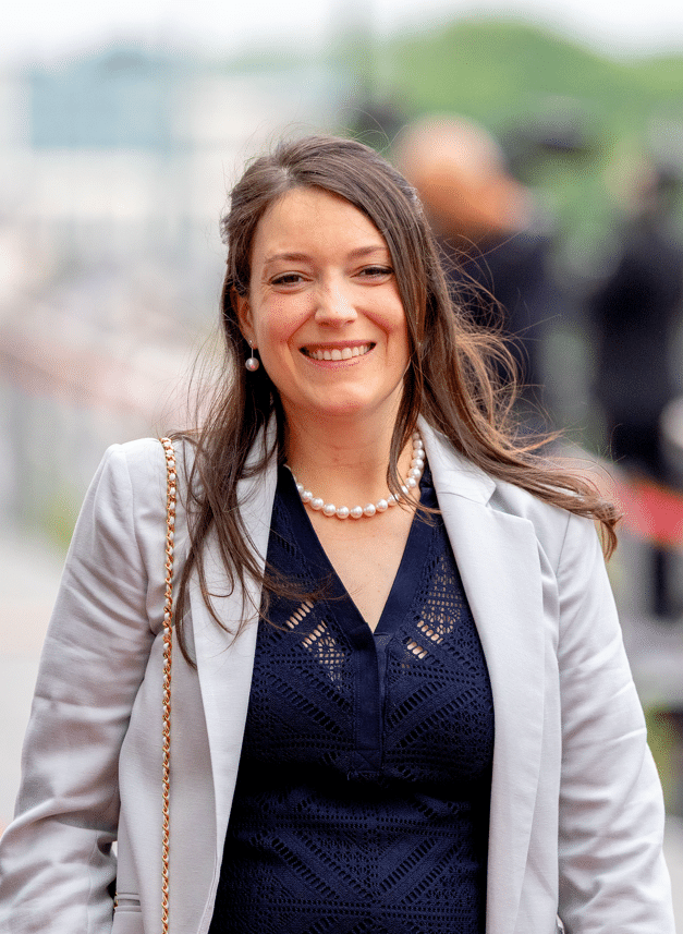 Prinses Alexandra in Séraphine maternity