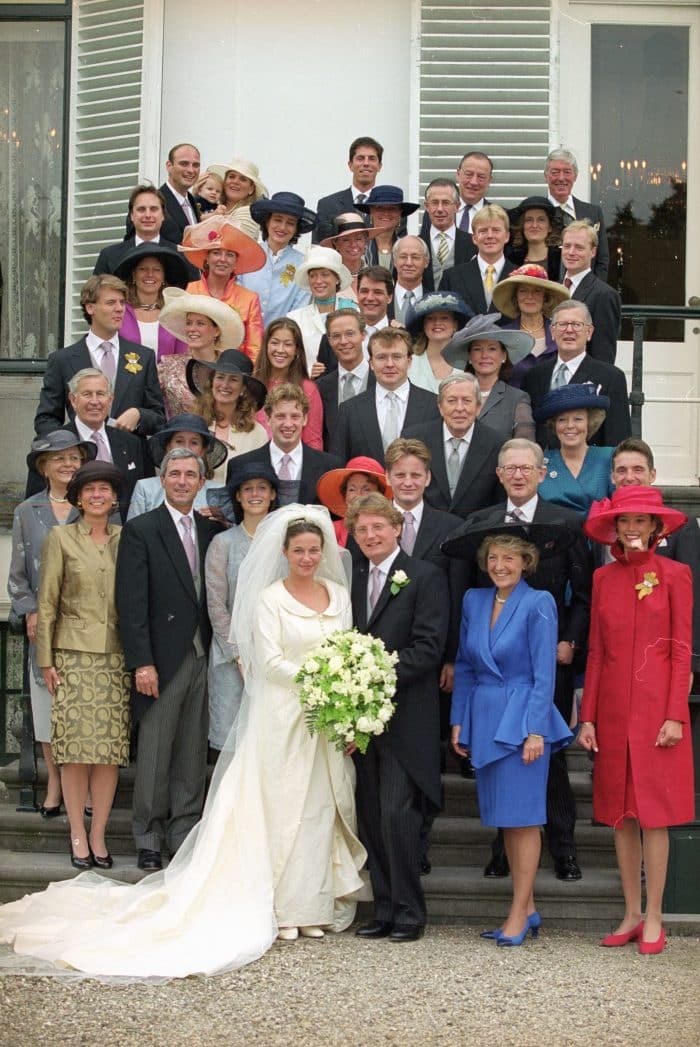 Groepsfoto huwelijk prins Bernhard en prinses Annette