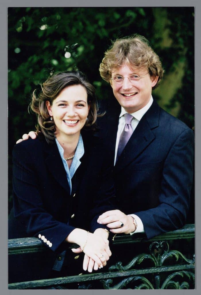 Prins Bernhard verloofd Annette Sekrève