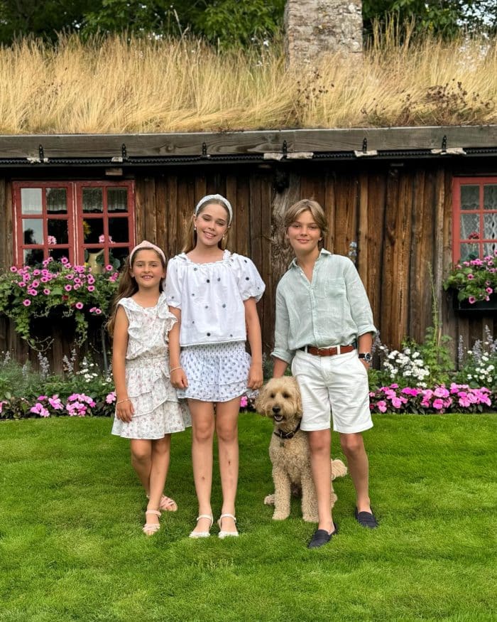 Prinses Leonore, prins Nicolas en prinses Adrienne van Zweden. Kinderen van prinses Madeleine en Chris O'Neill