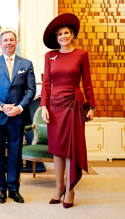 Jurk met draperie op de heup