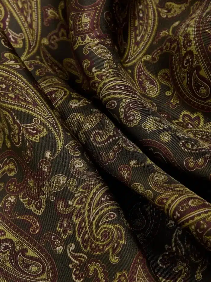 Charlène sjaal Yves Saint Laurent