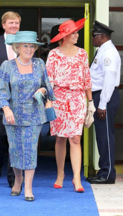 Rood-witte jurk met overslag