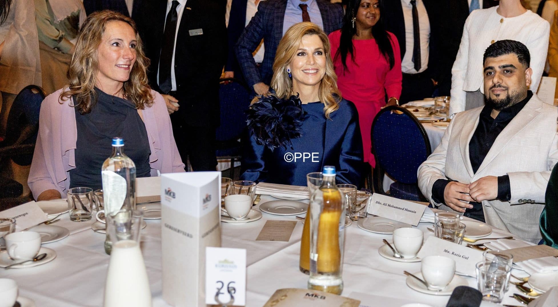 Máxima op chique naar iftar in Kurhaus Scheveningen