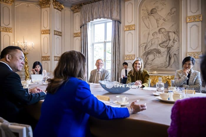 Queen Maxima during a meeting with the representatives of APINDO ADEL ROYALS MONACHY KONIGLICH ROYAUX ROYALTY QUEEN PRINCESS KING