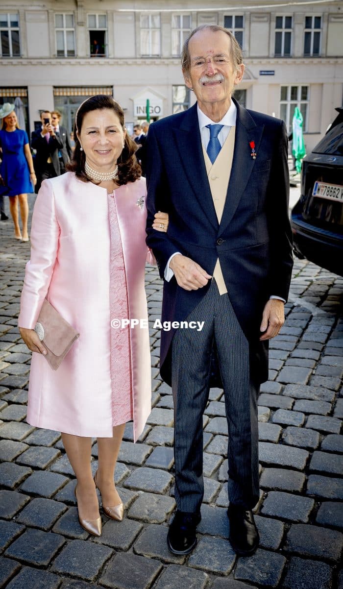 Wedding of Austrian Archduchess Isabella (Isabella) of Austria and the Spanish nobleman Don Carlos de Palacio y Gaytan ADEL ROYALS MONACHY KONIGLICH ROYAUX ROYALTY QUEEN PRINCESS KING