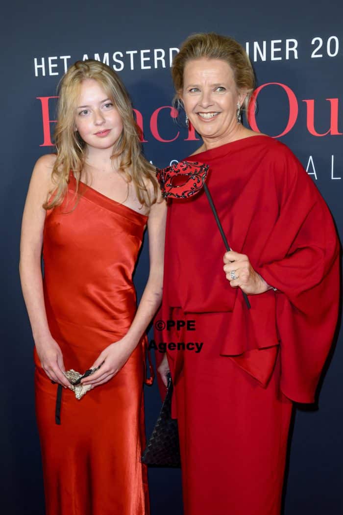 Princess Mabel with her daughter Countess (Gravin) Zaria and Countess Eloise during the 31st edition of the Amsterdamdine . ADEL ROYALS MONACHY KONIGLICH ROYAUX ROYALTY QUEEN PRINCESS KING