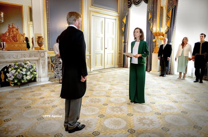 King Willem-Alexander during a meeting with the ambassador of the Algeria, M.A. Gasmi,ADEL ROYALS MONACHY KONIGLICH ROYAUX ROYALTY QUEEN PRINCESS KING PRINCE © RHC by Nieboer/PPE.ADEL ROYALS MONACHY KONIGLICH ROYAUX ROYALTY QUEEN PRINCESS KING