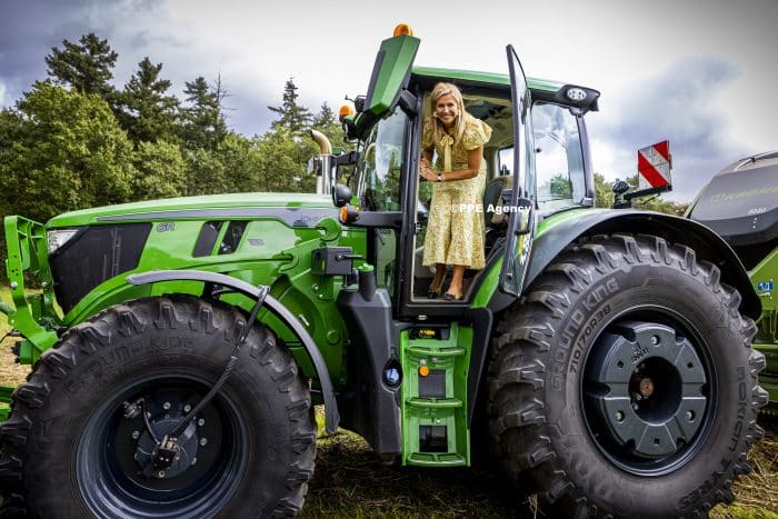 Queen Maxima visited a fiber hemp ( vezelhennep) farm in Hengelo ADEL ROYALS MONACHY KONIGLICH ROYAUX ROYALTY QUEEN PRINCESS KING PRINCE © RHC by Nieboer/PPE.ADEL ROYALS MONACHY KONIGLICH ROYAUX ROYALTY QUEEN PRINCESS KING