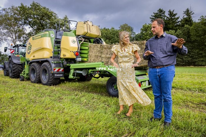 Queen Maxima visited a fiber hemp ( vezelhennep) farm in Hengelo ADEL ROYALS MONACHY KONIGLICH ROYAUX ROYALTY QUEEN PRINCESS KING PRINCE © RHC by Nieboer/PPE.ADEL ROYALS MONACHY KONIGLICH ROYAUX ROYALTY QUEEN PRINCESS KING