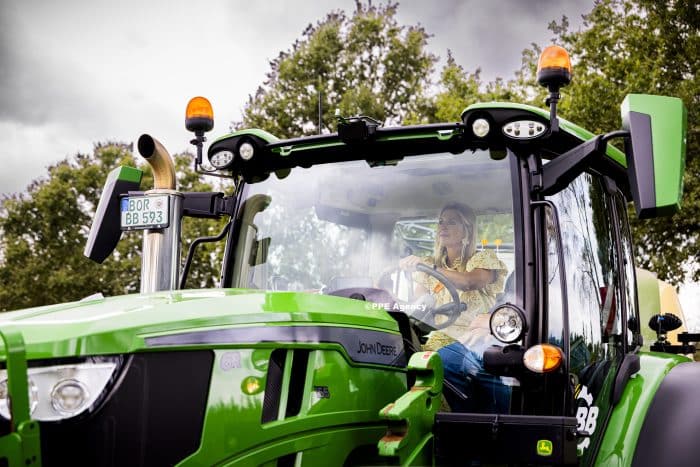 Queen Maxima visited a fiber hemp ( vezelhennep) farm in Hengelo ADEL ROYALS MONACHY KONIGLICH ROYAUX ROYALTY QUEEN PRINCESS KING PRINCE © RHC by Nieboer/PPE.ADEL ROYALS MONACHY KONIGLICH ROYAUX ROYALTY QUEEN PRINCESS KING