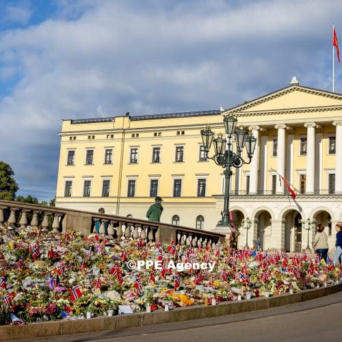 Royal Palace in Oslo on the day of the state funeral of late King Harald V of NorwayADEL ROYALS MONACHY KONIGLICH ROYAUX ROYALTY QUEEN PRINCESS KING PRINCE © RHC by Nieboer/PPE.ADEL ROYALS MONACHY KONIGLICH ROYAUX ROYALTY QUEEN PRINCESS KING