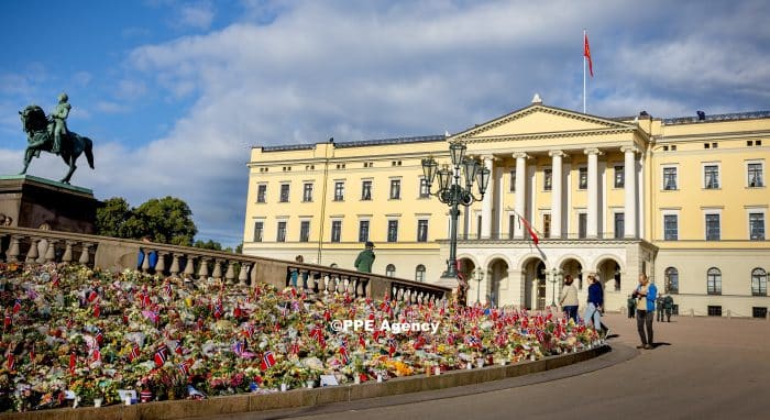 Royal Palace in Oslo on the day of the state funeral of late King Harald V of NorwayADEL ROYALS MONACHY KONIGLICH ROYAUX ROYALTY QUEEN PRINCESS KING PRINCE © RHC by Nieboer/PPE.ADEL ROYALS MONACHY KONIGLICH ROYAUX ROYALTY QUEEN PRINCESS KING